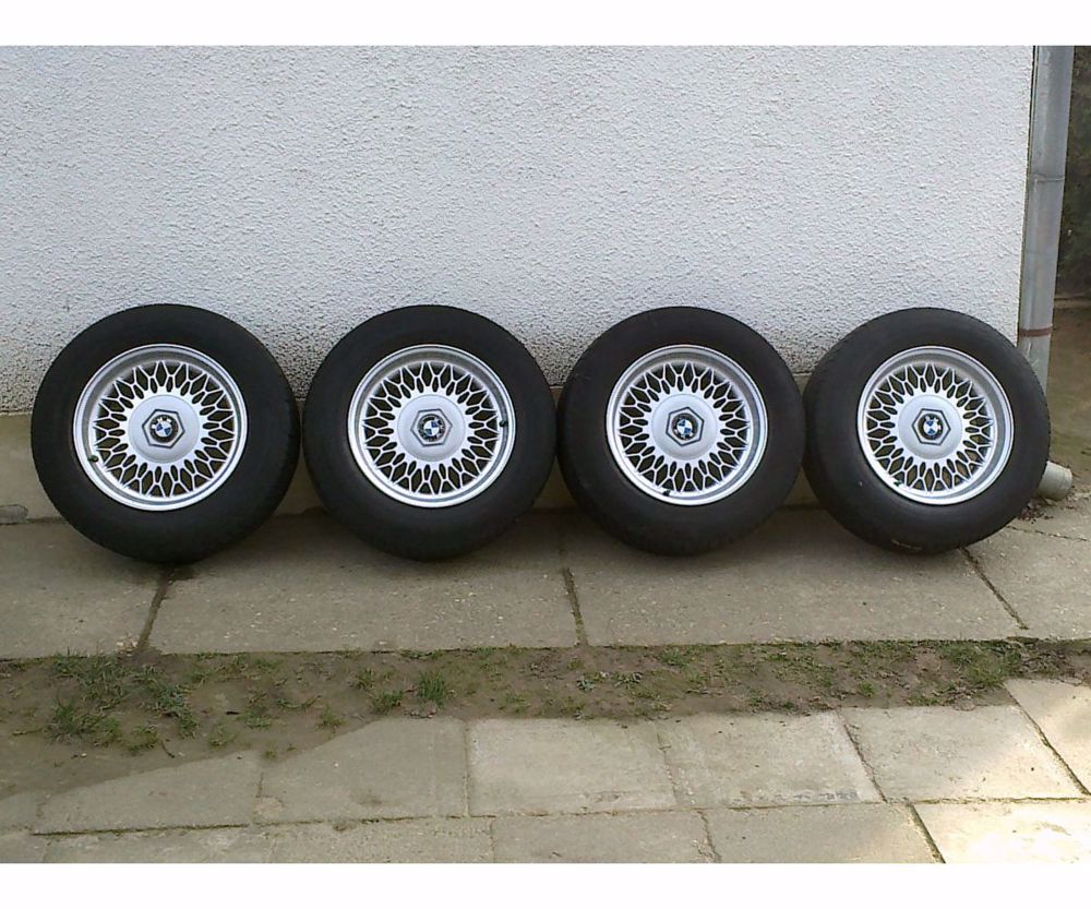 4db újszerű 16-os 5x120-as bmw alufelni td 230/55zr 390 Dunlop Sport nyári gumival eladó