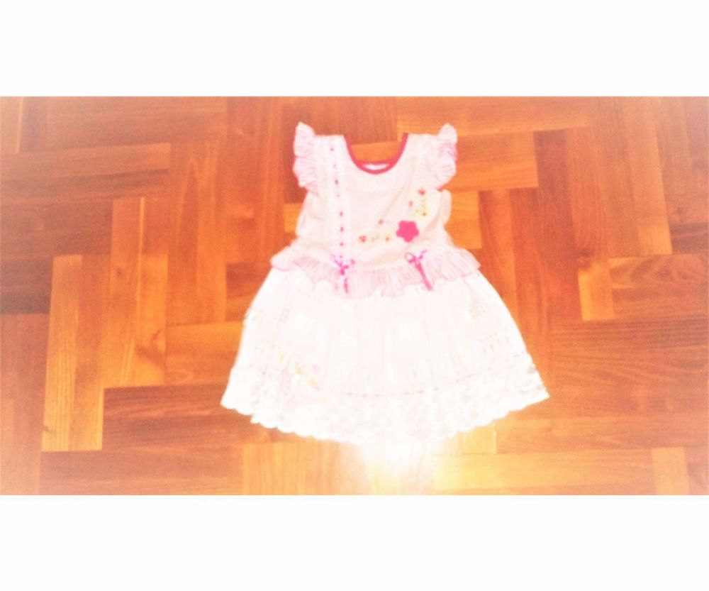 86 92 Újszerű mesés hímzett virágos nyári ruha alkalmi ruci tunika 