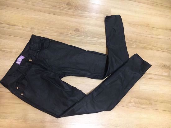 Új fekete vegán bőr hatású csinos nadrág