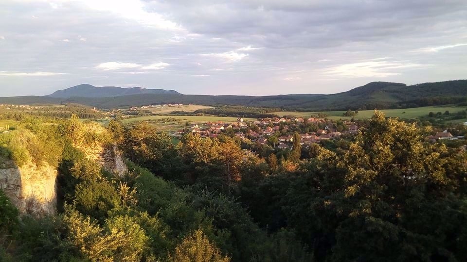 100 m2-es 3 szobás jó állapotú családi Ház keresek: -Dunakanyarban