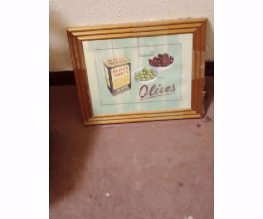 Martin Wiscombe tervezésű olívabogyós falikép  9000ft óbuda  személyesen óbudán lakcimemen vagy előr