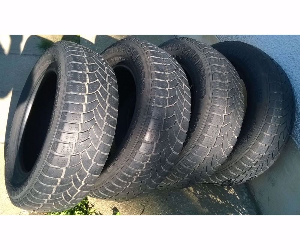 Eladó 4db 215/65R16C Vredestein Comtrac kisteher téli gumi