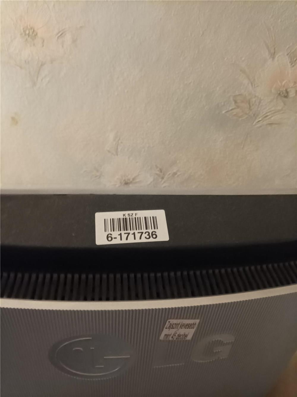 Eladó nagyon jó állapotban lévő 2 db számítógép 3db monitorral