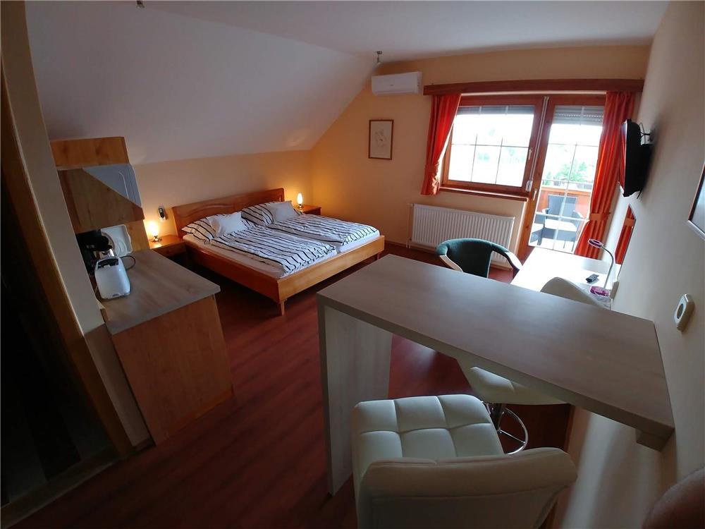 Kerékpárral a Balatonná ősszel is 