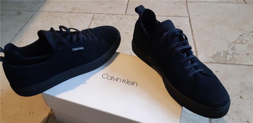 Új Calvin Klein Sneakers 45 bőr cipő.Eladó vagy csere!