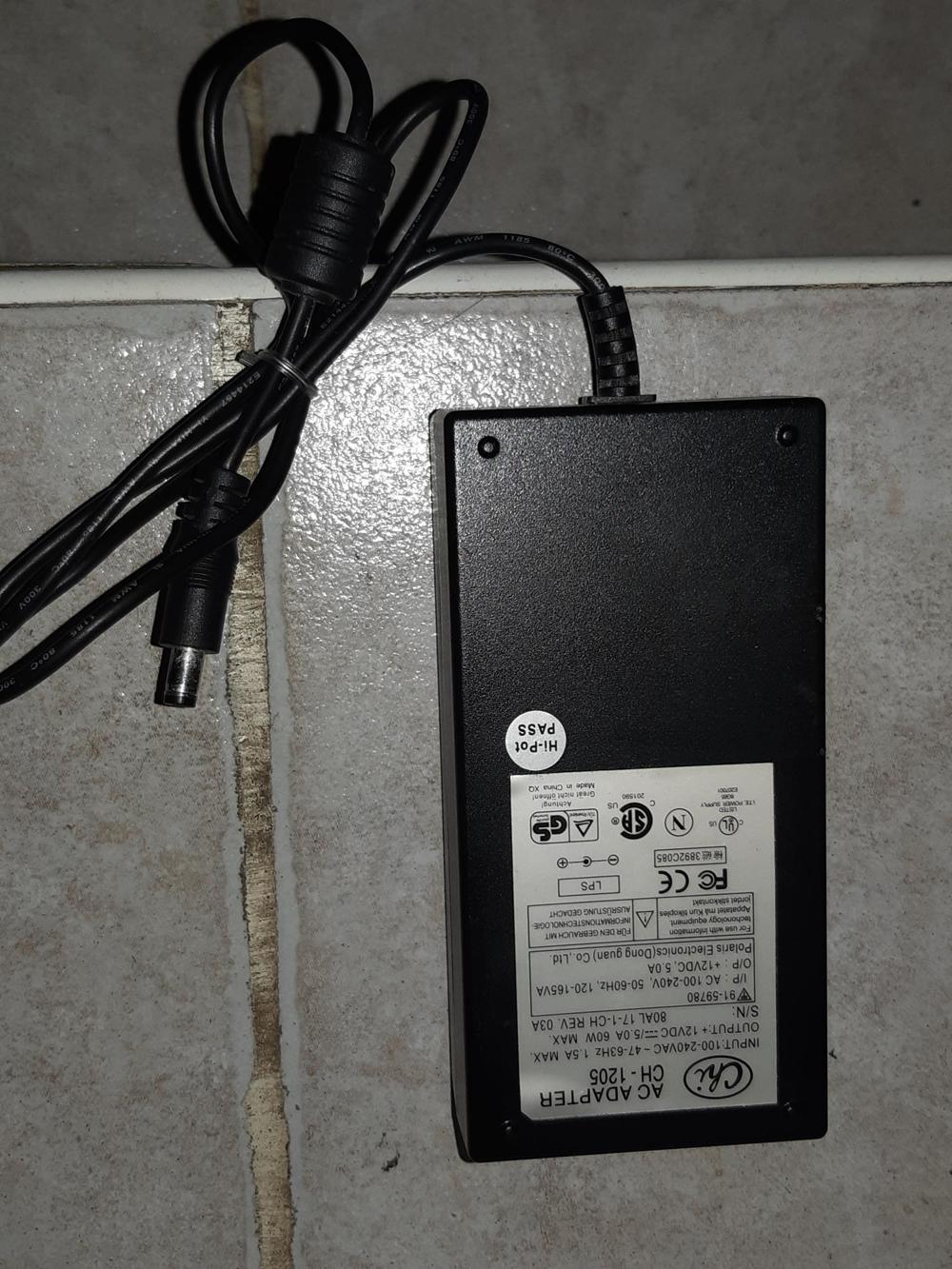 CHI CH-1205 DC adapter 12V 5A működő