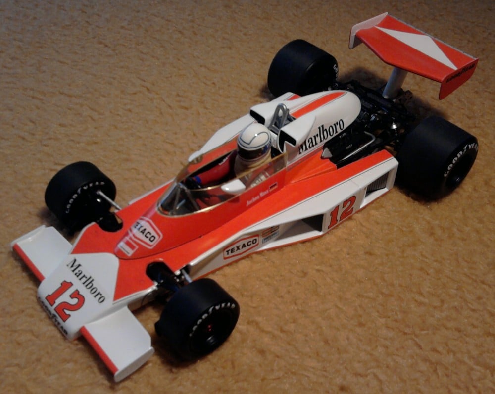 Minichamps Forma-1 McLaren-Ford M23 Mass 1976 1:18 modell   makett