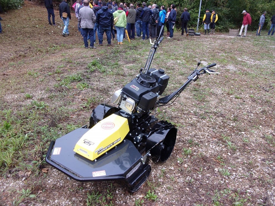 Ecotech HRT 135 magasgazvágó berendezés lejtős területek nyírására