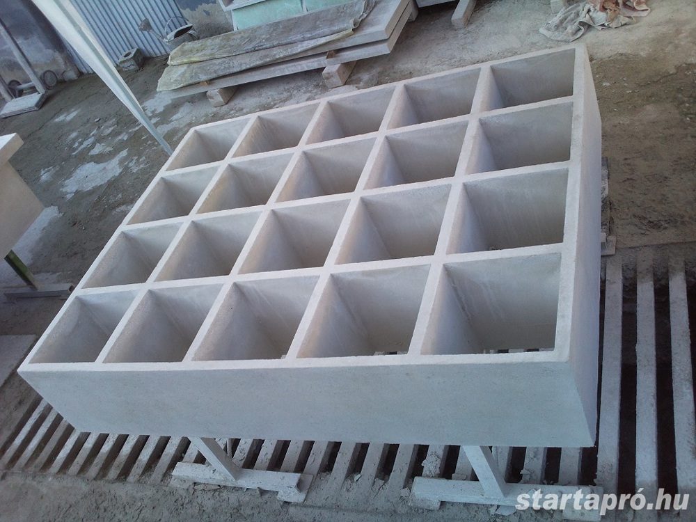 2026-ra idei áron urnatartó fakkos rekesz előregyártott elem