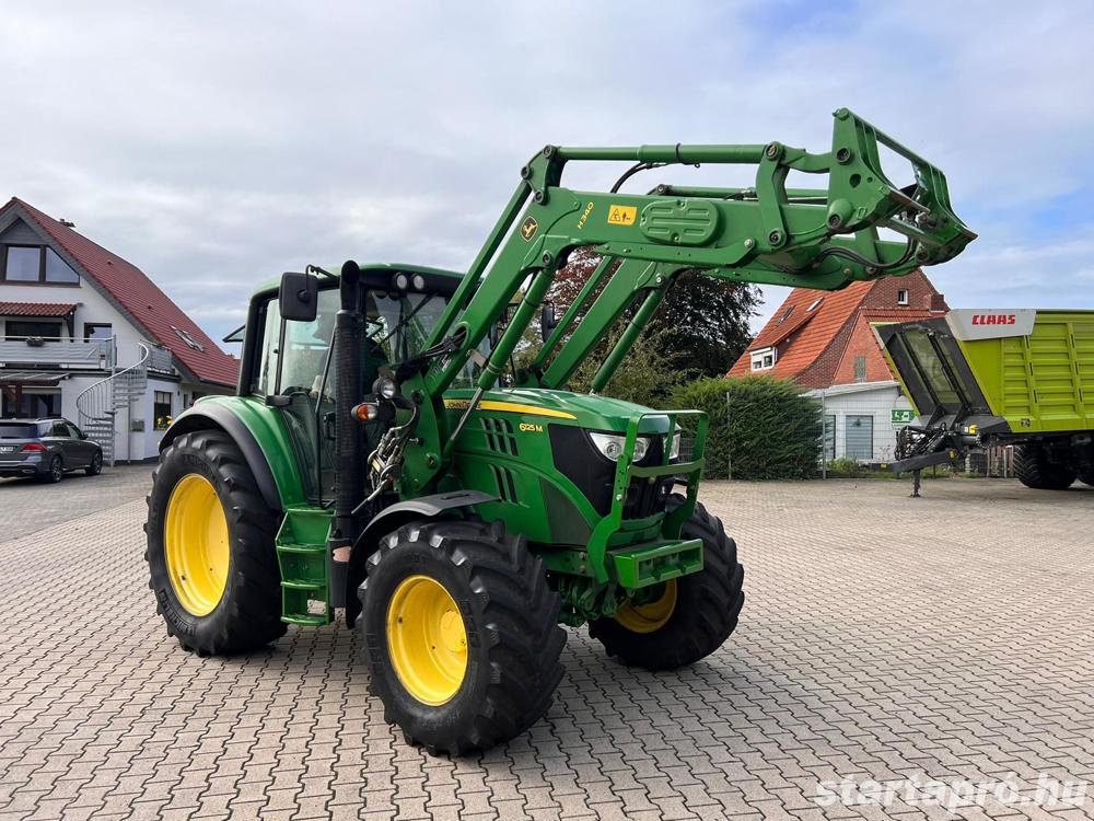 John Deere 6125M + John Deere H340 front loader