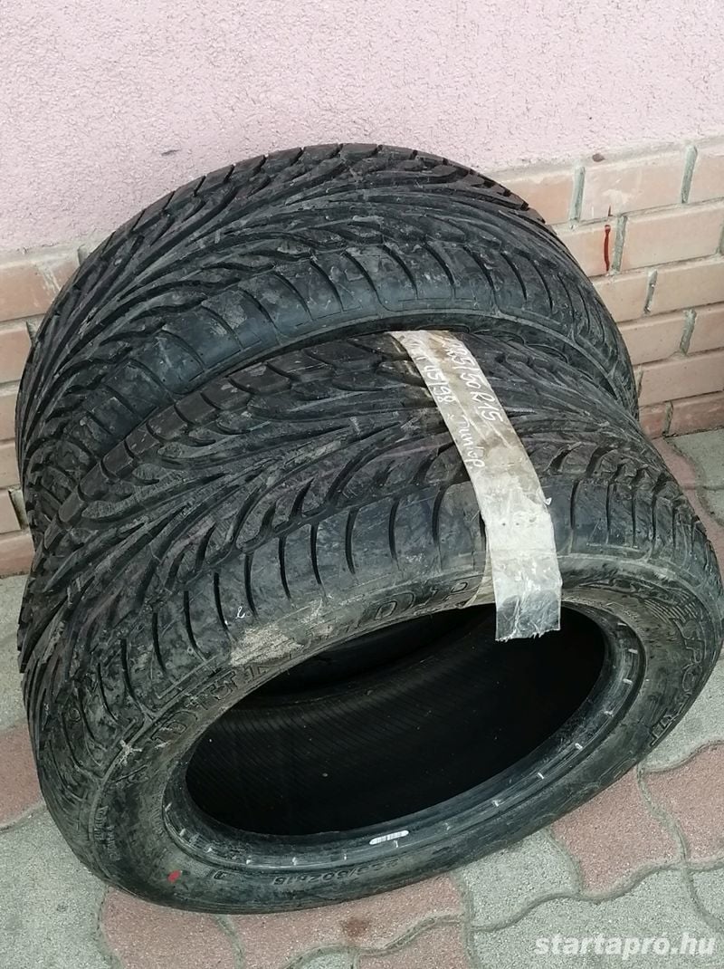 Egy pár Dunlop SP Sport 9000 225 50ZR15 méretű gumiabroncs