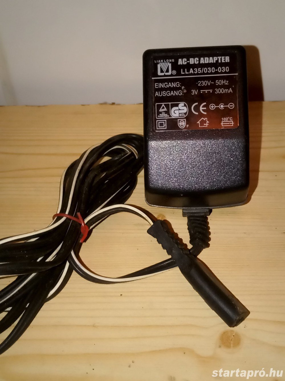 Lla35 030-030 DC adapter 3V 300mA működő