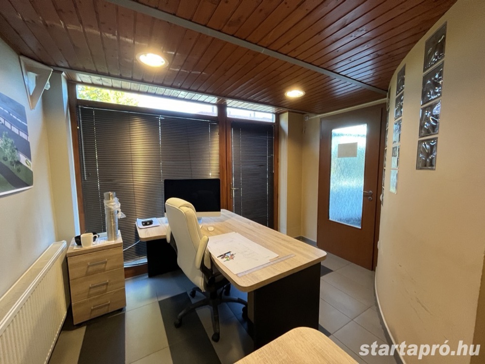 Tiszaújváros, Erzsébet téren iroda helyiség kiadó! 