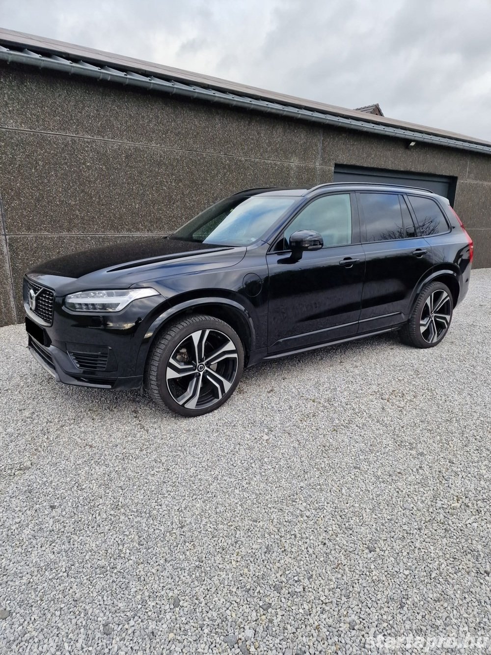 Volvo XC90 T8 R-Design 7 Seats Recharge Plug-in Hybrid