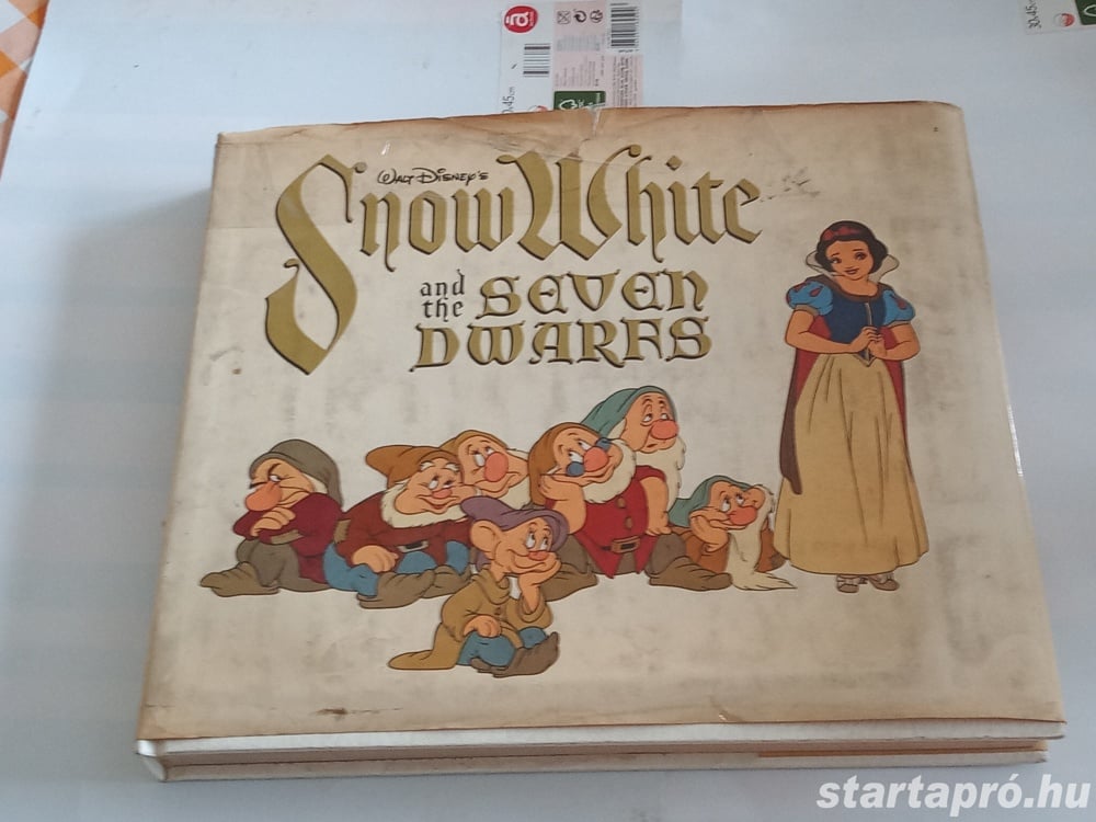 Walt Disney's Snow White and the Seven Dwarfs (Studio Book) Hardcover   October 5, 1979 ára 20000ft 