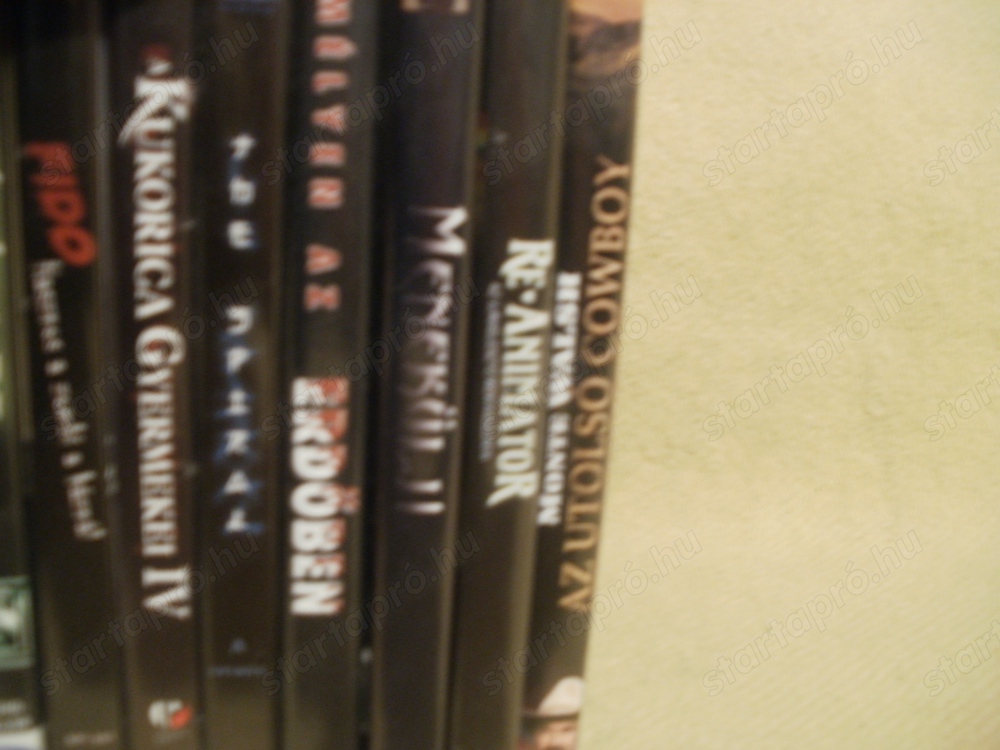 Eladó tvből felvett vhs filmek