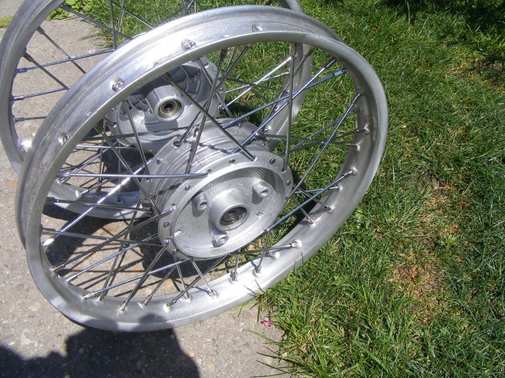 Simson eredeti aluminium 16" kerék eladó.