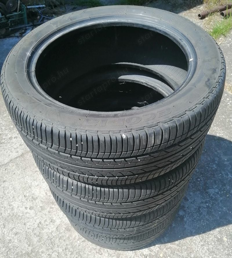 Egy garnitúra 4db. Bridgestone Ecopia 195 50R16 méretű gumiabroncs