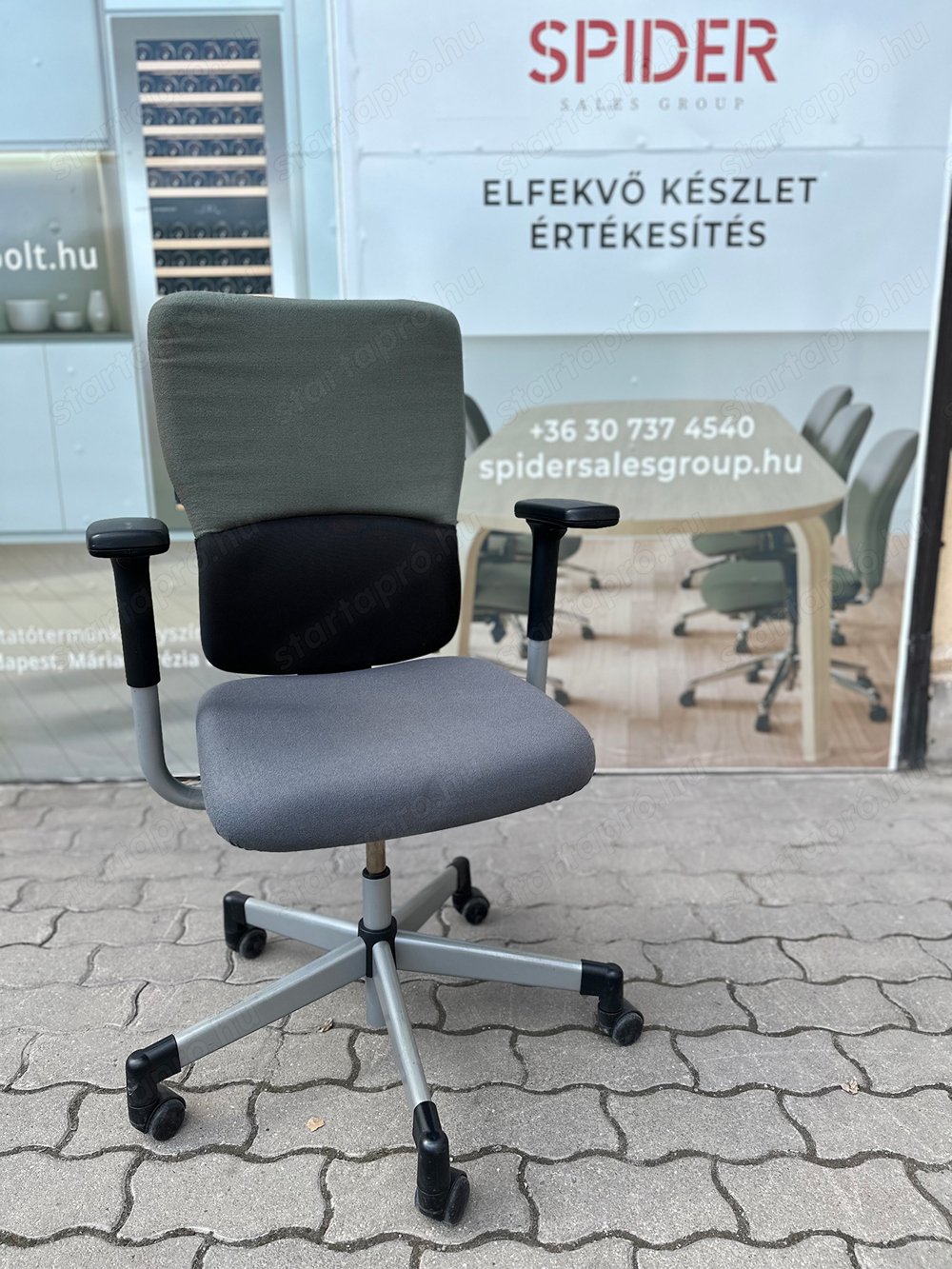 Steelcase Let's B irodai forgószék szürke-zöld színű, használt szék