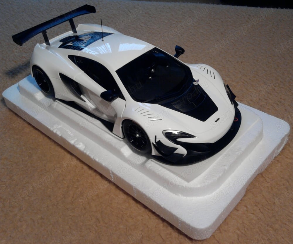 AutoArt McLaren 650S GT3 2017 1:18 modell makett