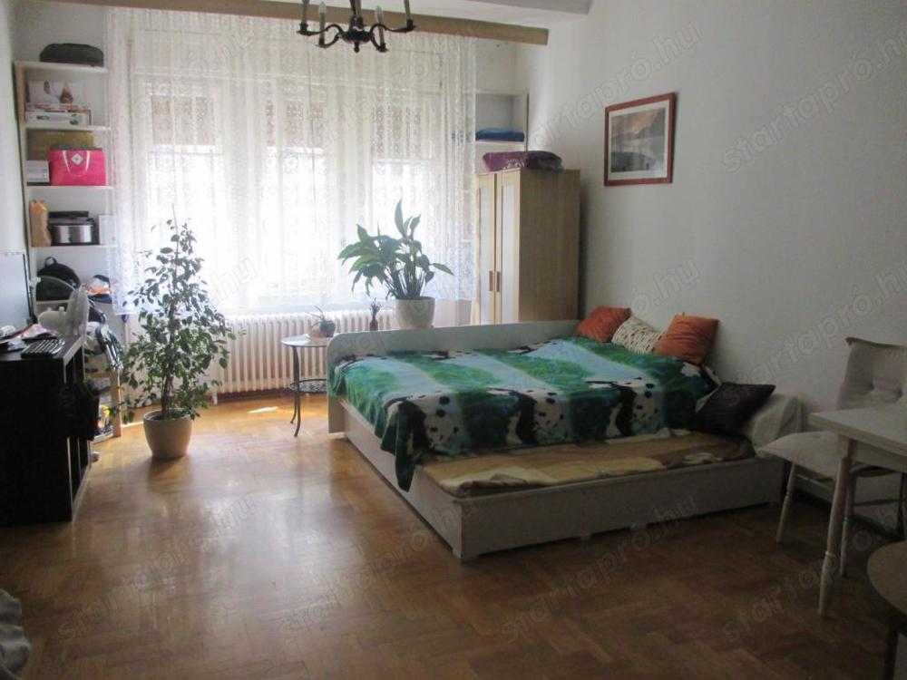 Kiadó 40 nm-es lakás Újlipótvárosban, liftes házban