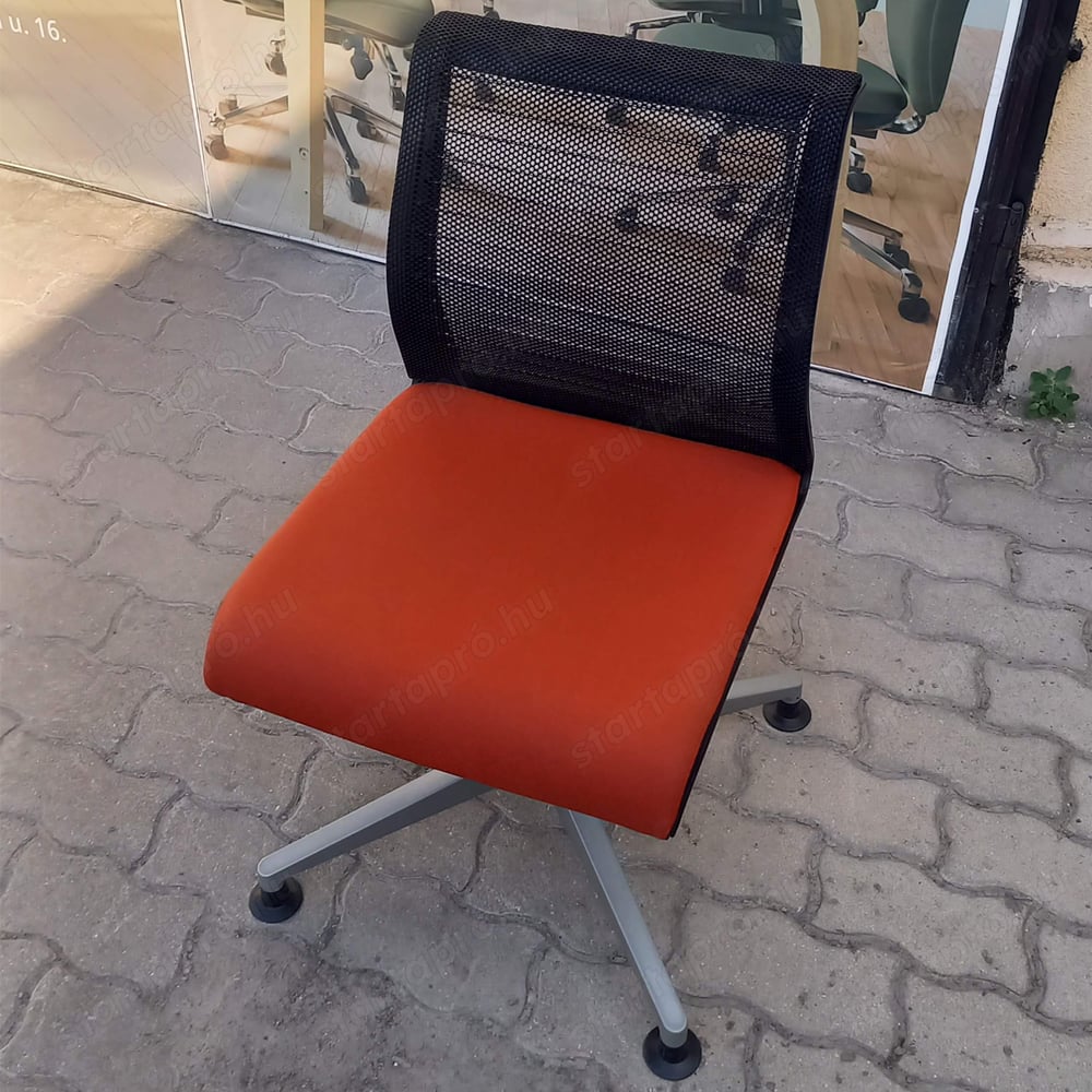 Steelcase Think 2 szék, rugósan forgó szék, hálós háttámla - használt