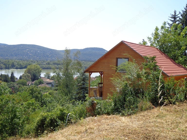 Verőcén Dunai panorámás nyaraló eladó