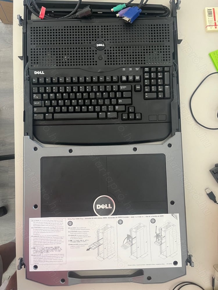 Dell HP535 rack konzol 17"-os monitor, Qwertz billentyűzet, használt