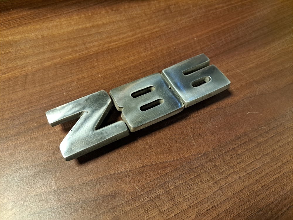 Eladó eredeti Ikarus 286   Z86 felirat típusjelzés logo