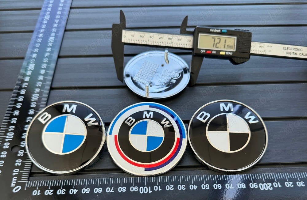 Új BMW 74mm Gépház Motorház Csomagtartó Embléma Jel 51148132375