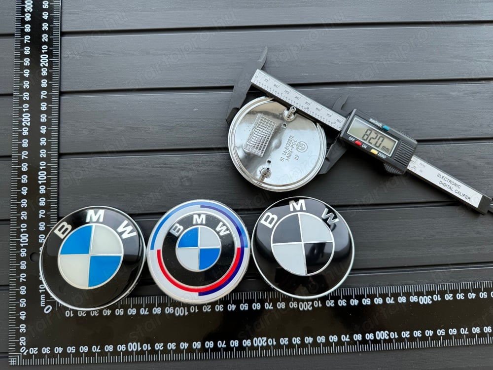 Új BMW 82mm Gépház Motorház Csomagtartó Embléma Jel Logo 51148132375