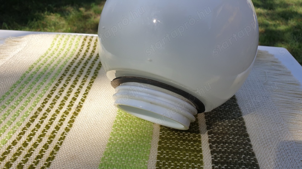 Gömb falilámpa búra eladó 60-as égőhöz, 16cm-es