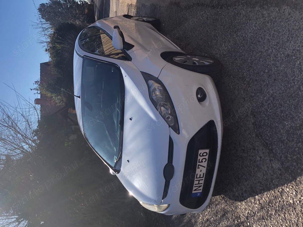 Ford Fiesta 1.4 TDCi 2012-es, 2 személyes kisteher, szép állapotban eladó