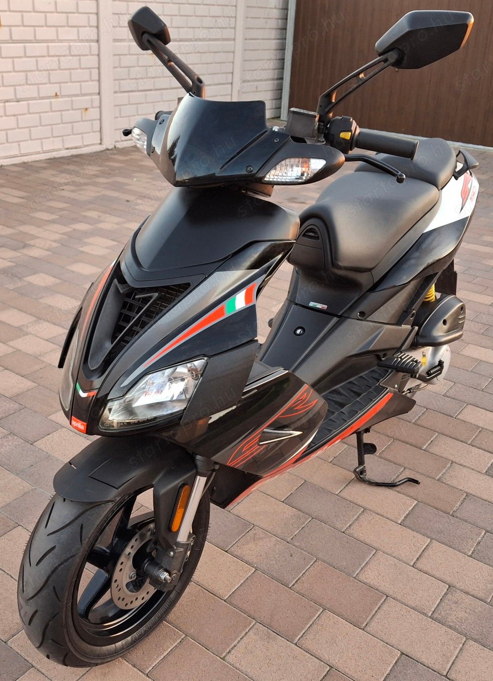 Aprilia Sr 50 Factory Új, Újszerű 7000km Szalon állapot.