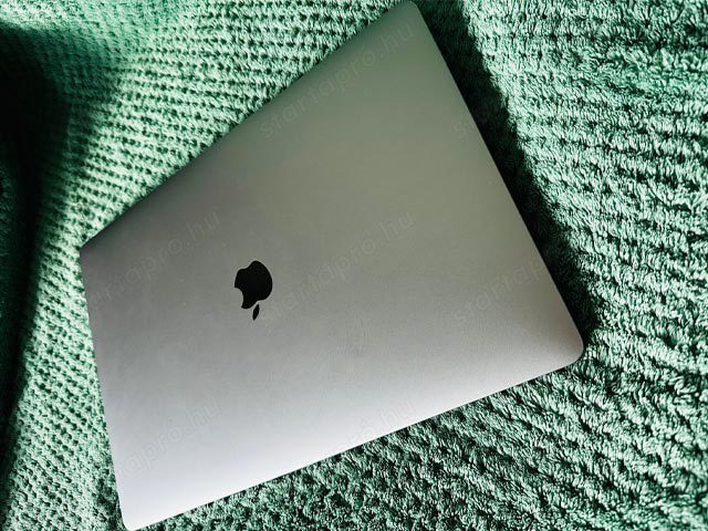 4000db gépünkből: Apple MacBook Pro 14.1 A1708