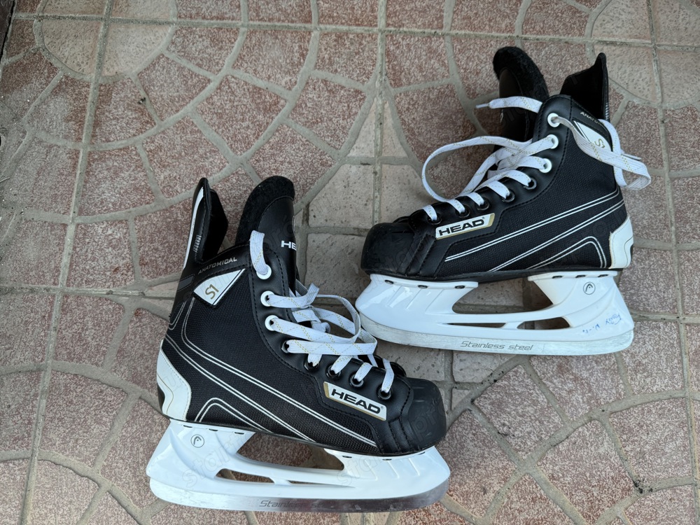 36 os Head Anatomical S1 gyöngyvásznas hokikorcsolya eladó 10.000 Ft ért
