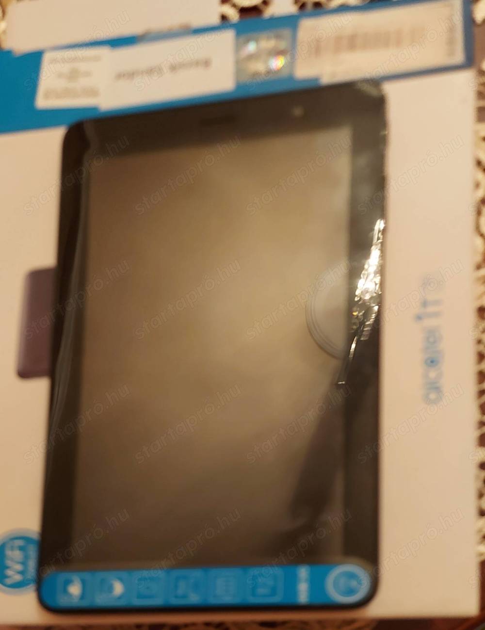 Táblagép Alcatel 10 " 32 GB dobozában