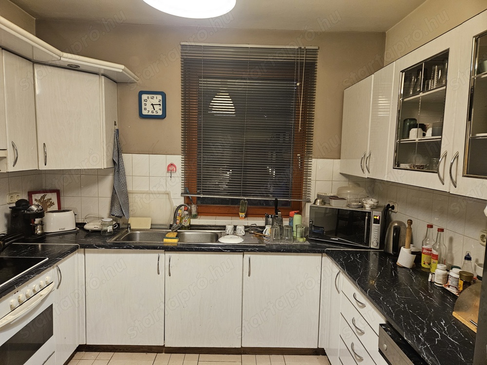 XX. tágas, jó elrendezésű, 3 szintes családi ház eladó