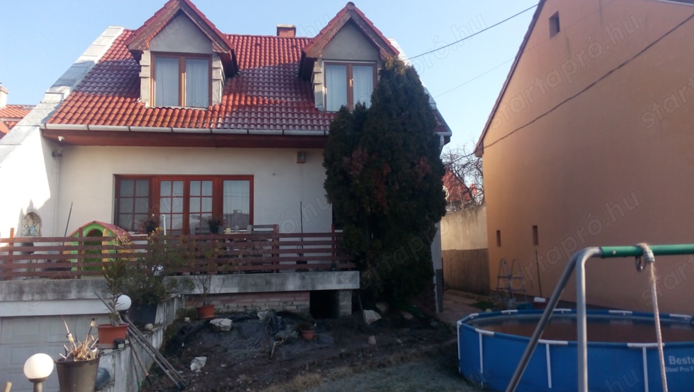 XX. tágas, jó elrendezésű, 3 szintes családi ház eladó