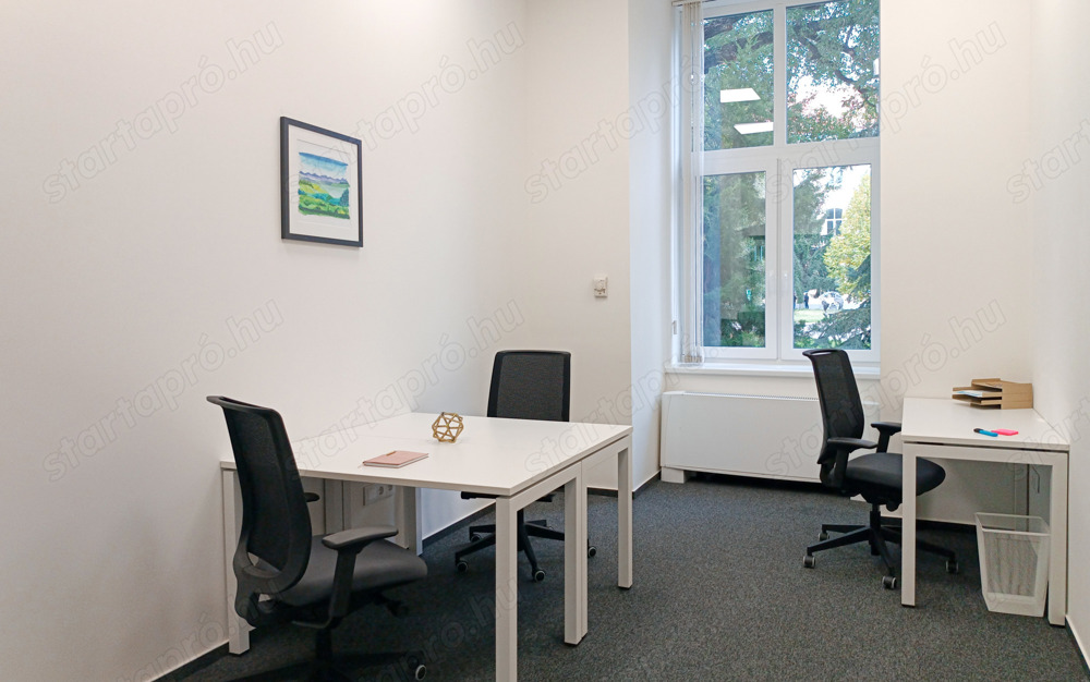 Privát irodahelyiség 3 fő számára