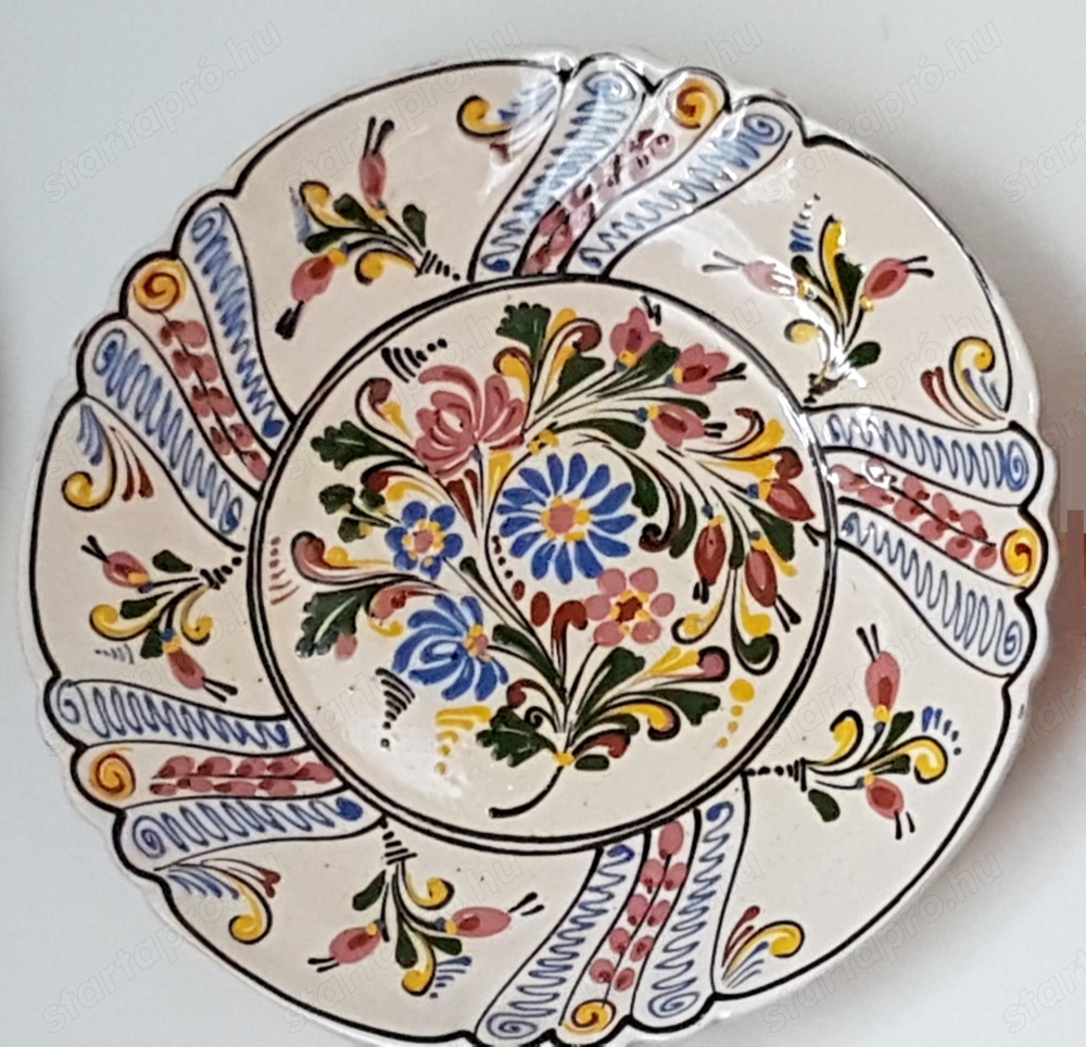 Különleges népi kerámia falitányér eladó