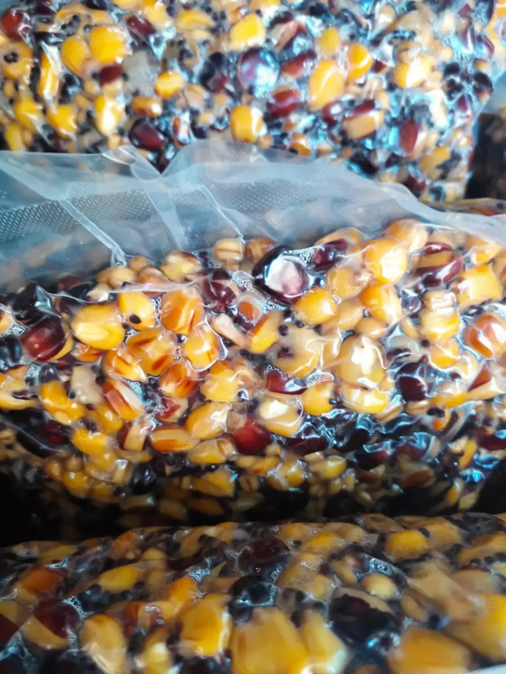 Horgász etetőanyagok: magmixek, tigrismogyoró, bojlik, pelletek