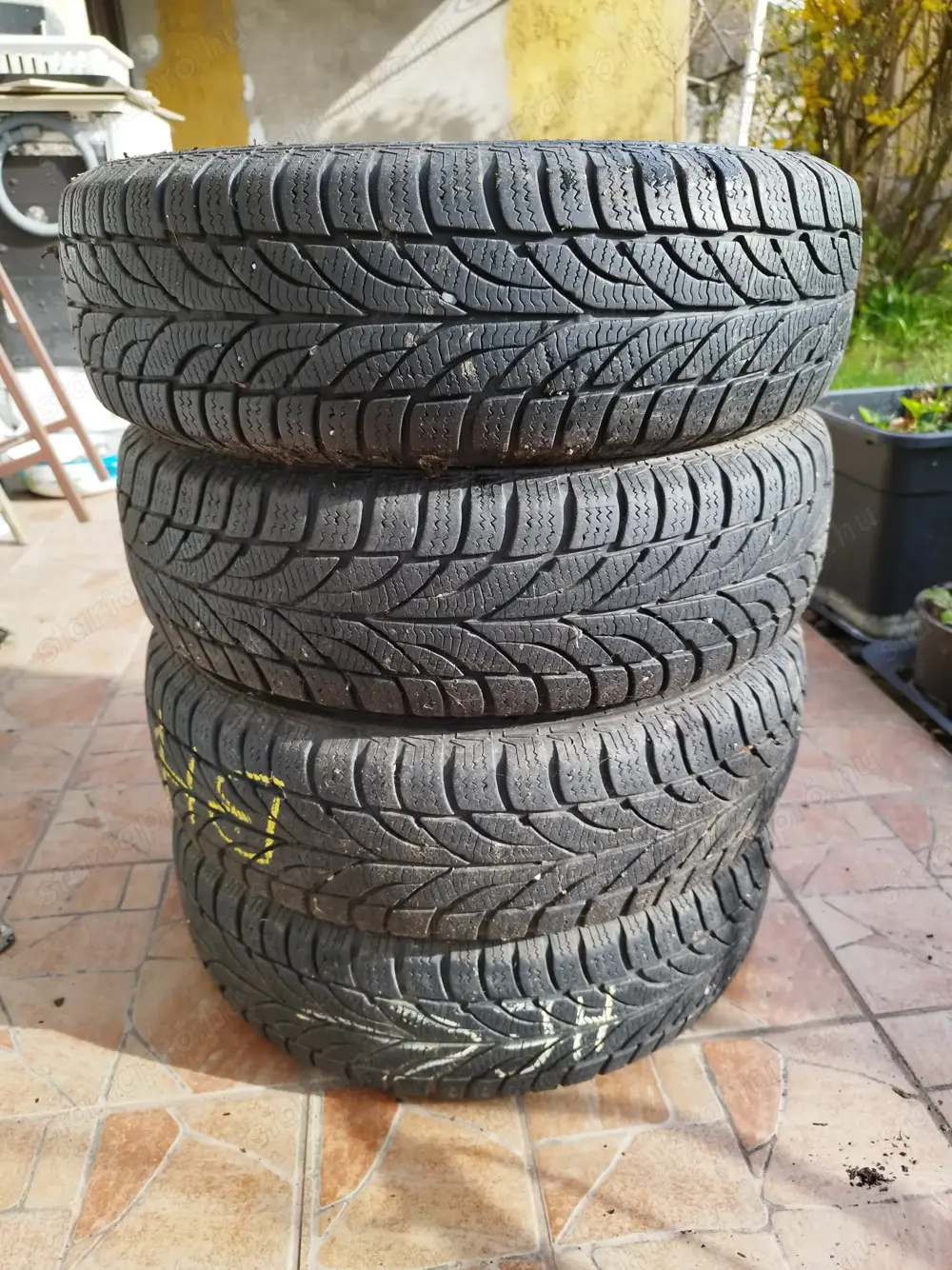 Ford Fiesta 1.3-as benzines autóhoz 4db 165 70 13 Sportíva téli gumi felnin eladó