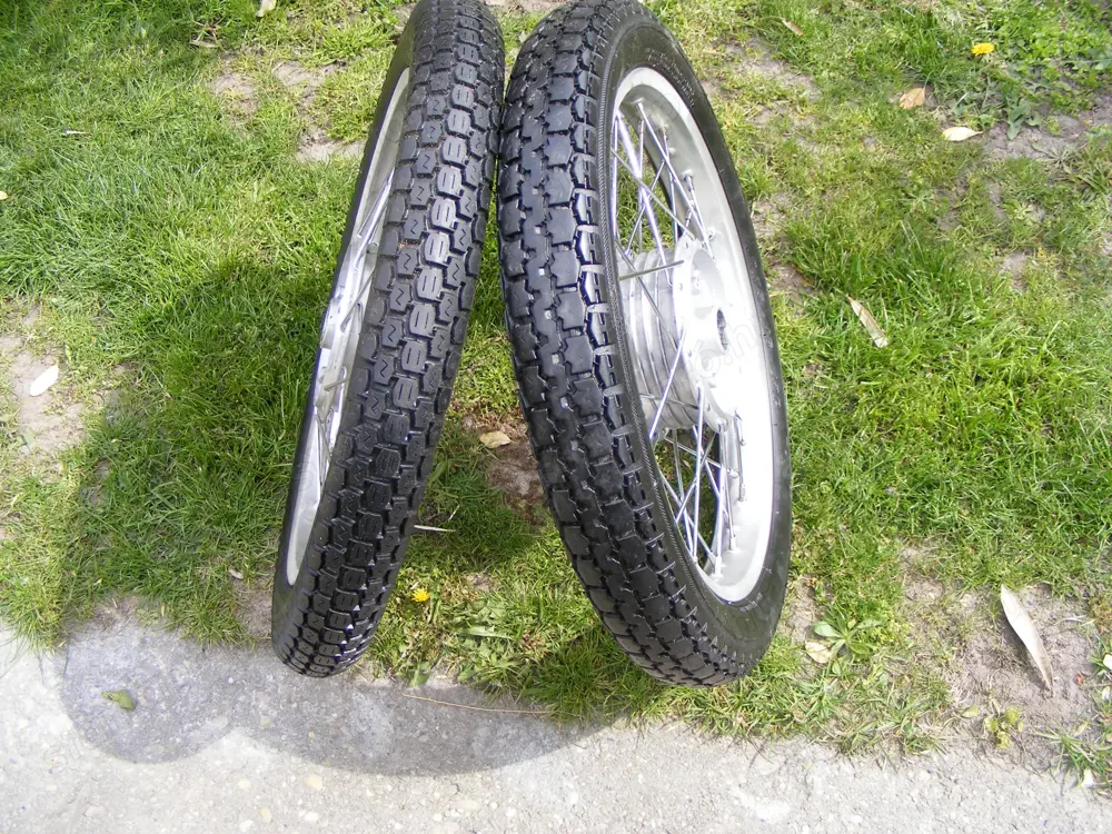 Simson kerék 16X2,75 eredeti alumínium kerék újra füzve eladó.
