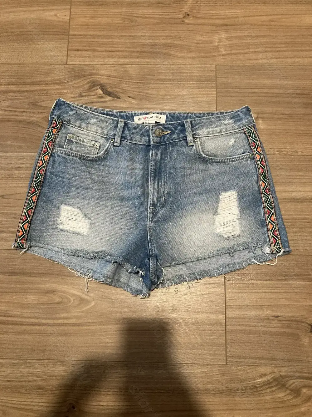 H&M magasderekú popsi push-up farmer rövidnadrág M