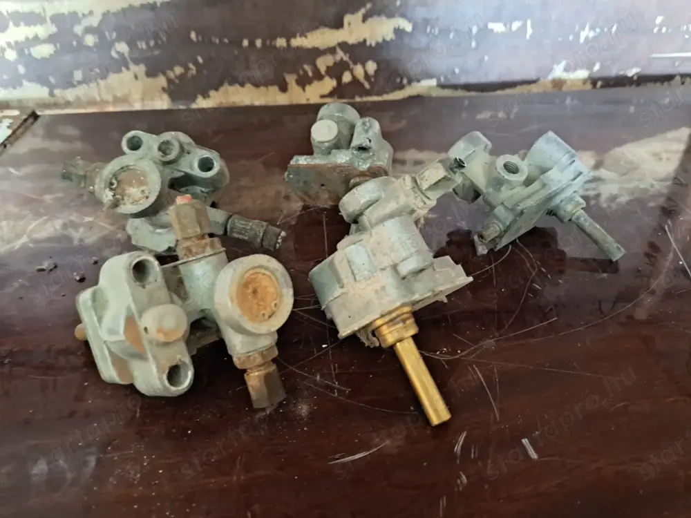 Eladó Ikarus Bosch szelep hűtő szelep termosztát relé Eladó Ikarus Bosch szelep hűtő szelep termosztát relé