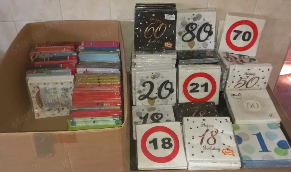 Üzletbezárás miatt 110 csomag party papír szalvéta eladó, ÚJ!