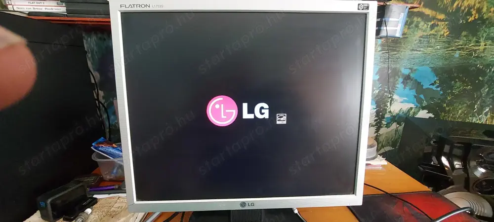 Eladó LG 17" monitor. Eladó LG 17" monitor.