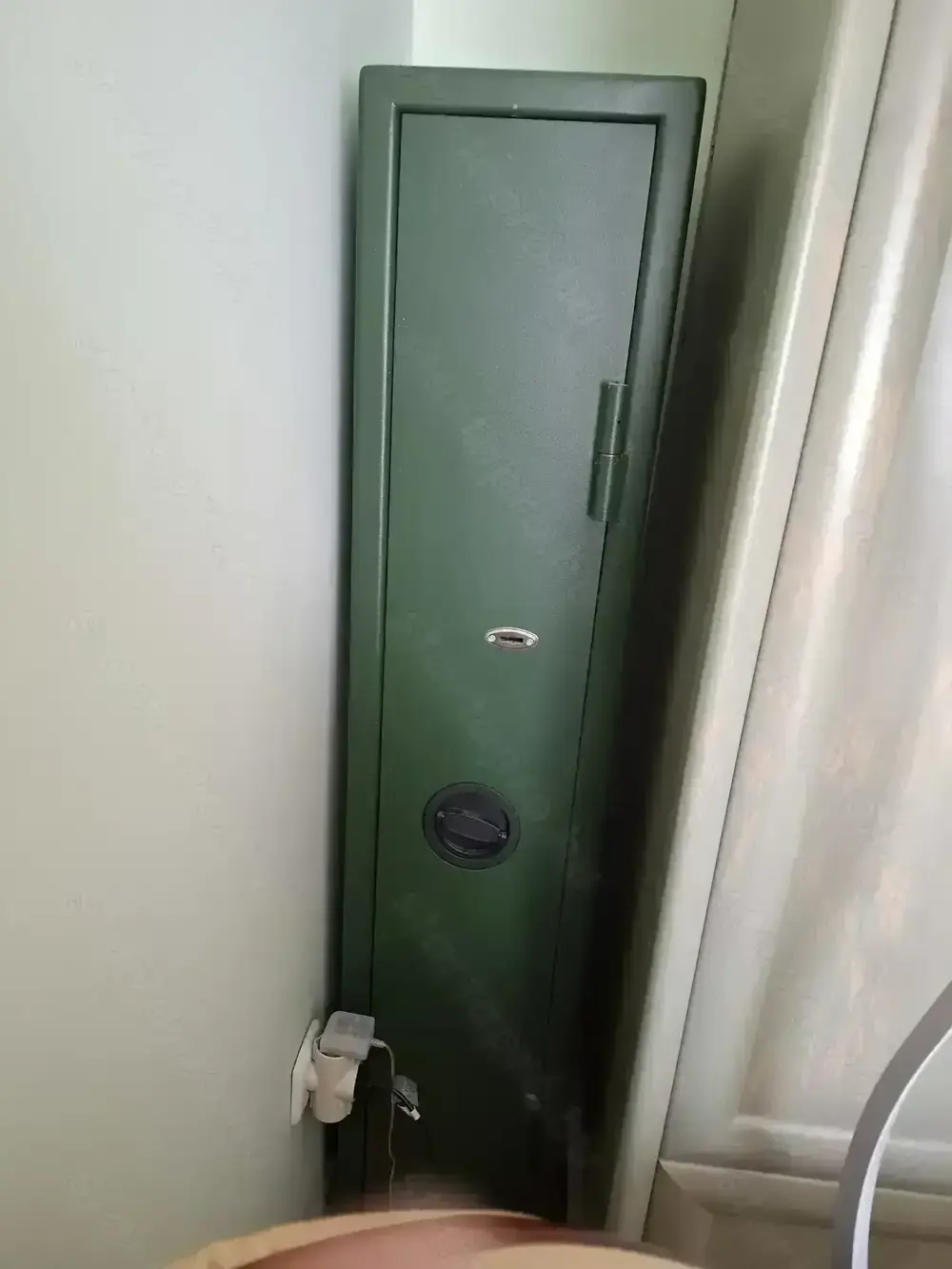 Fegyverszekrény eladó. Fegyverszekrény eladó.