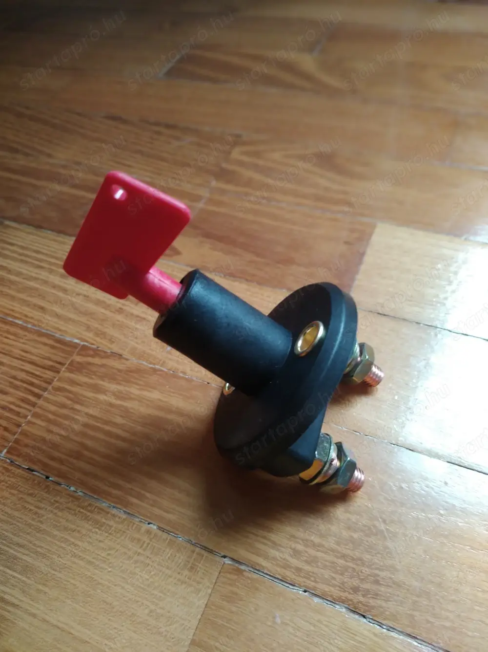 Áramtalanító kapcsoló kivehető kulccsal, szakaszoló kapcsoló, áramleválasztó kapcsoló, új termék